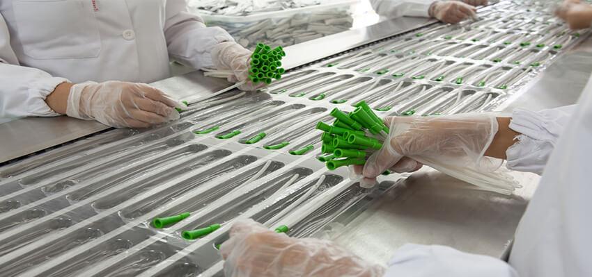 How Coventry Wipes Reduced Contamination in a Medical Device Manufacturing Process by 90% - Banner
